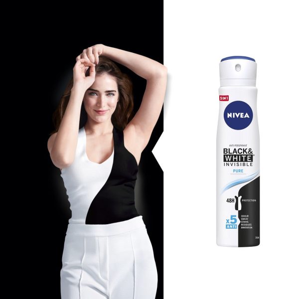 Black&White Invisible Pure antyperspirant spray 250ml Hot on Sale