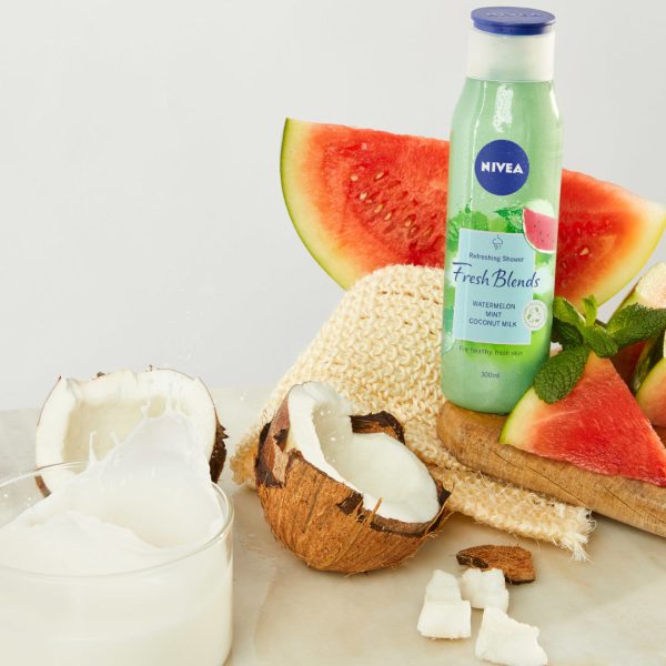 Fresh Blends Refreshing Shower żel pod prysznic odświeżający Watermelon & Mint & Coconut Milk 300ml Online Hot Sale